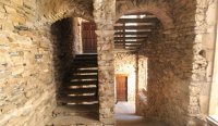 Olargues escalier de la Commanderie