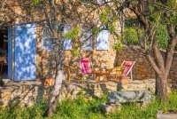 Petit-déjeuner sur la terrasse  © Gîtes de France