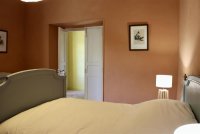 Chambre terracotta.      © Domaine Coudoulet